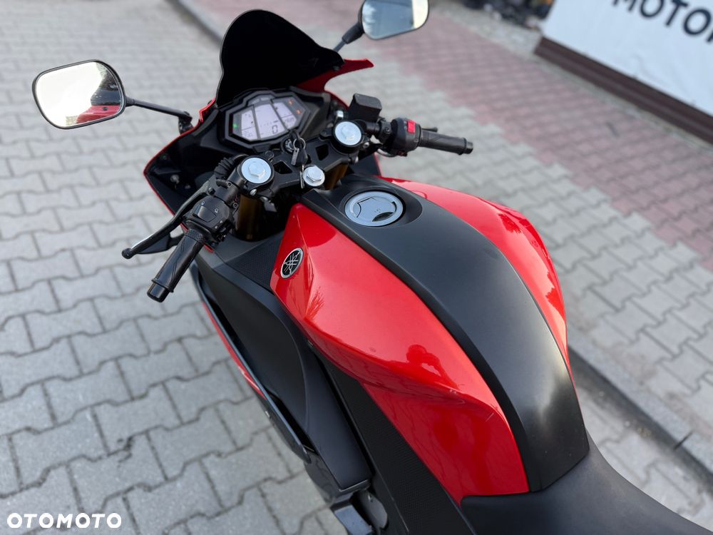 Yamaha YZF - 26