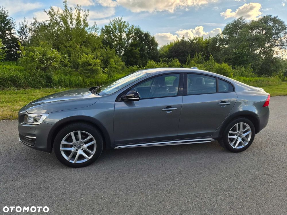 Volvo S60 Cross Country - 6