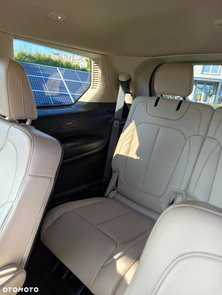 Jeep Grand Cherokee - 20