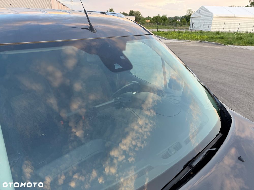 Ford Tourneo Connect Grand - 22