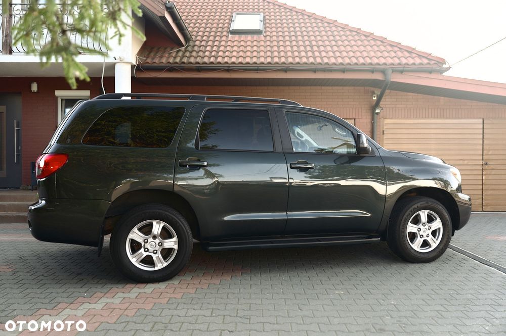 Toyota Sequoia - 14