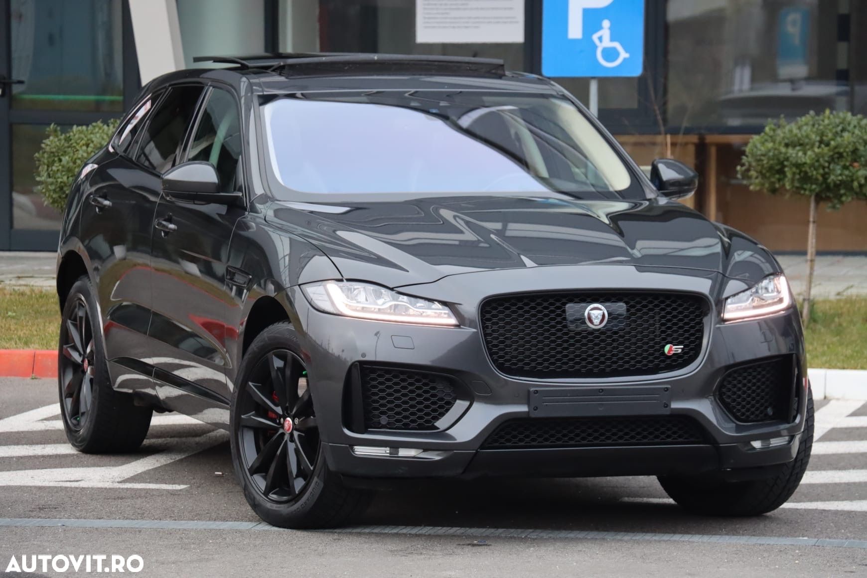 Jaguar F-Pace D300 AWD R-Dynamic S - 1