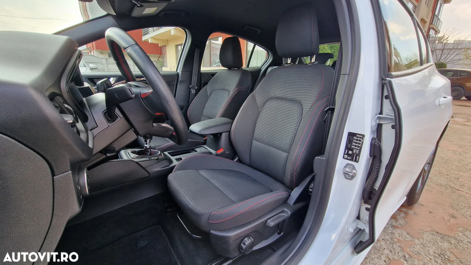 Ford Focus 1.0 EcoBoost Start-Stopp-System ST-LINE - 5
