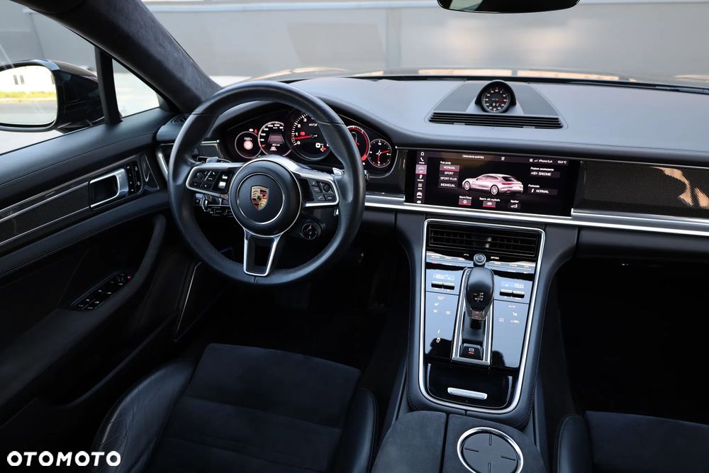 Porsche Panamera GTS - 31