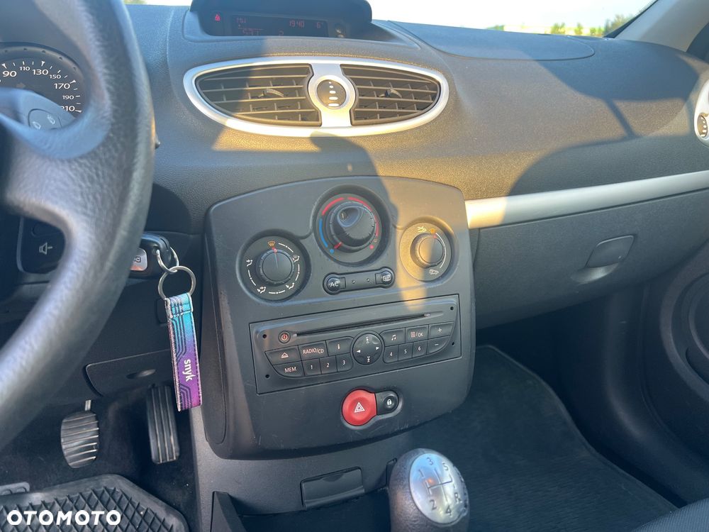 Renault Clio 1.2 16V Alize - 14