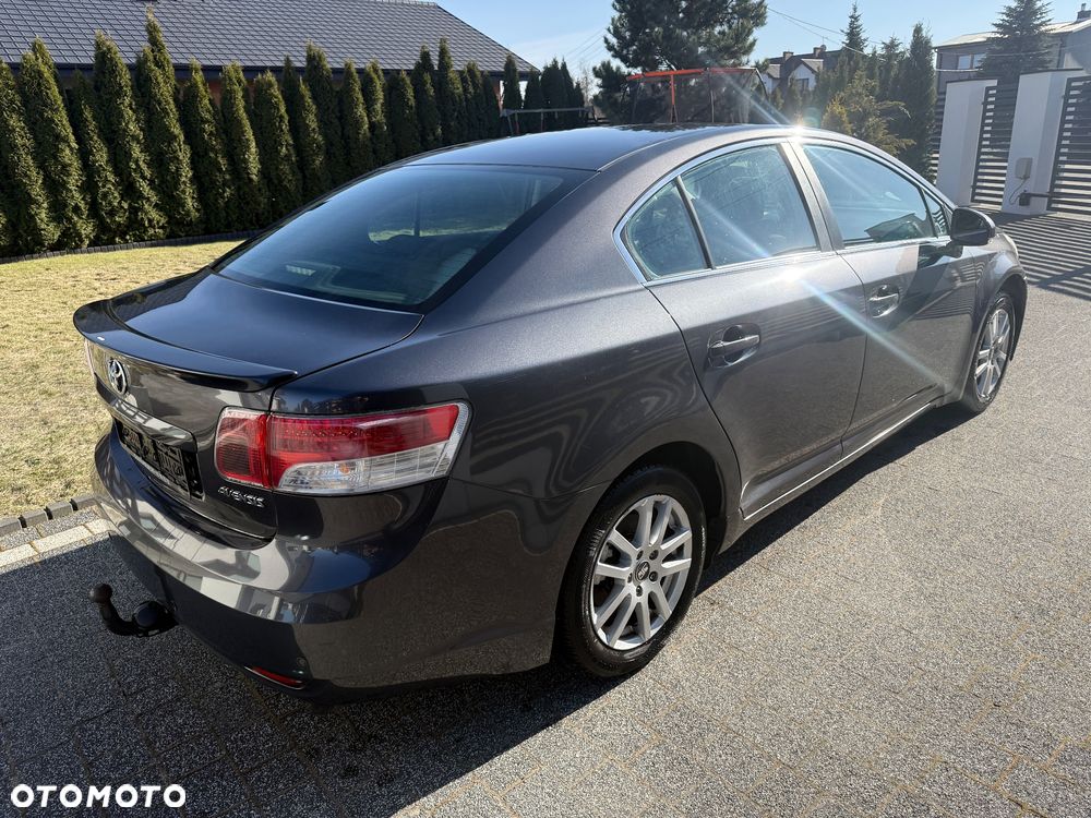 Toyota Avensis 1.8 Comfort - 7