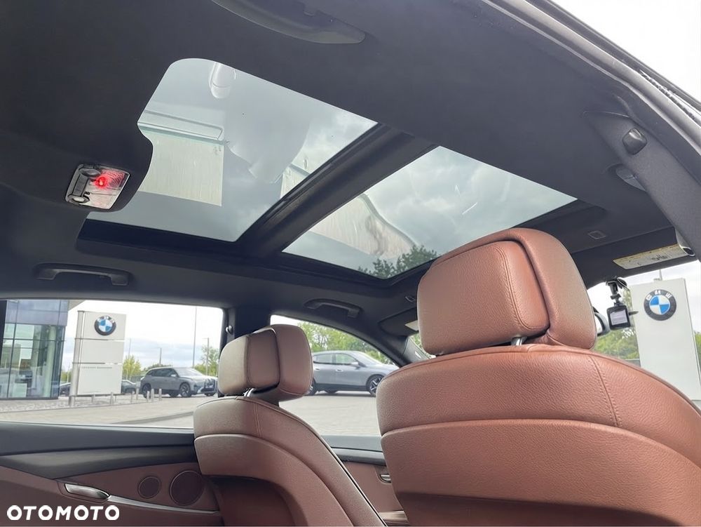 BMW Seria 5 535i xDrive - 9