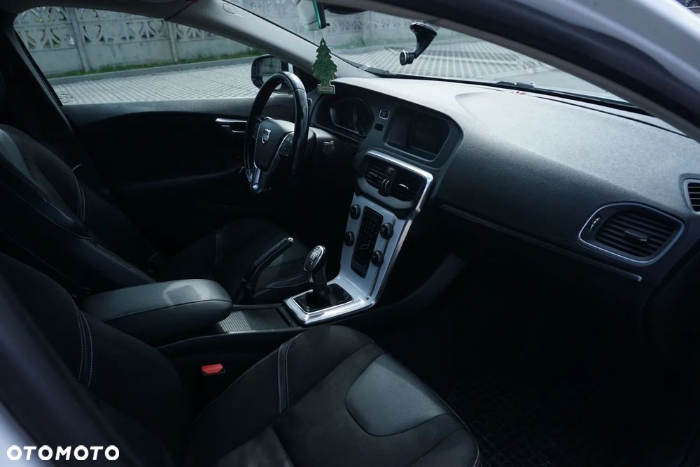 Volvo V40 D2 Base - 13
