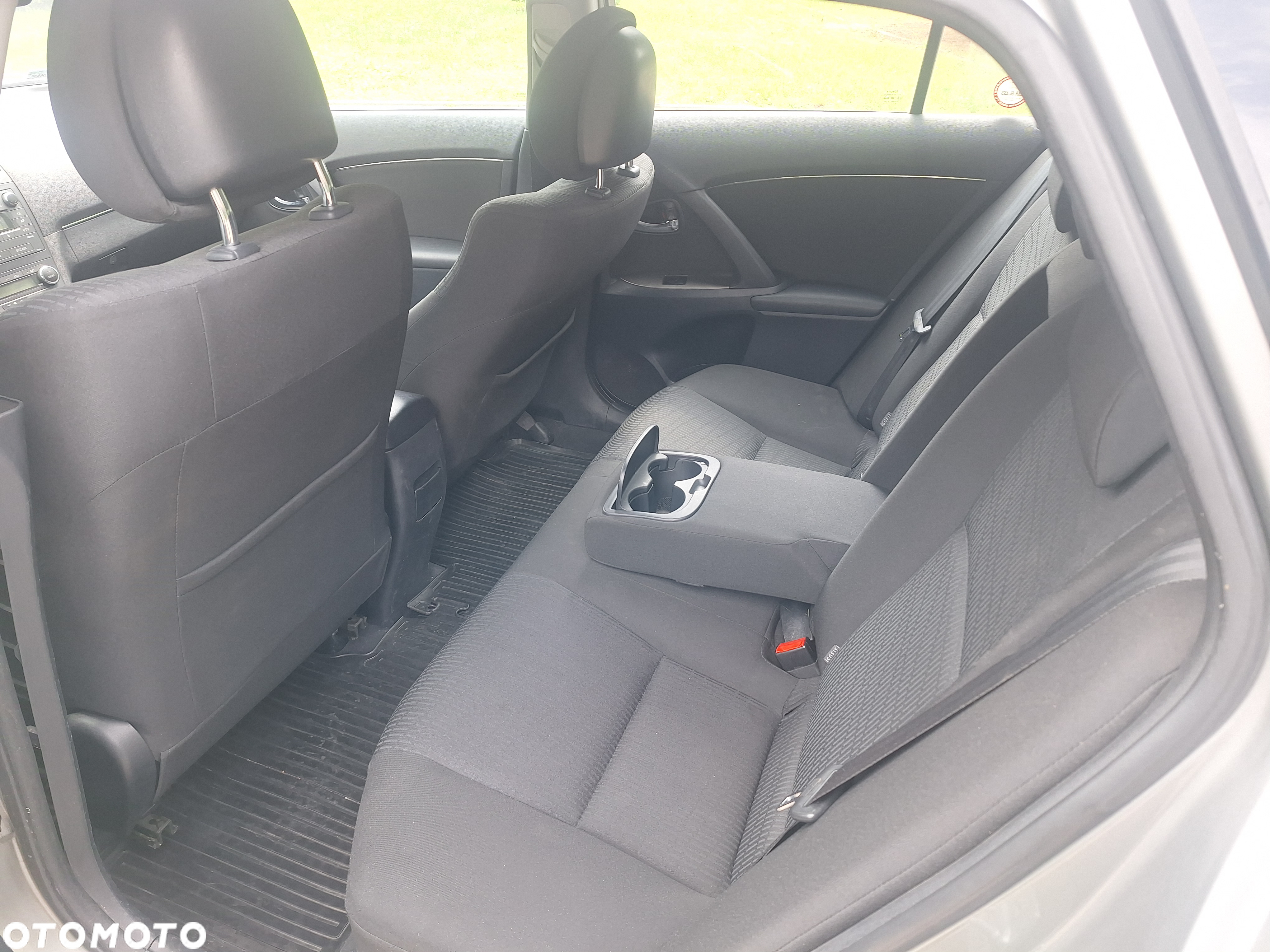 Toyota Avensis - 11