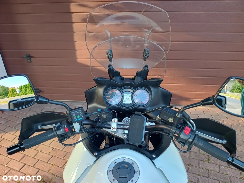 Suzuki V-STROM - 4