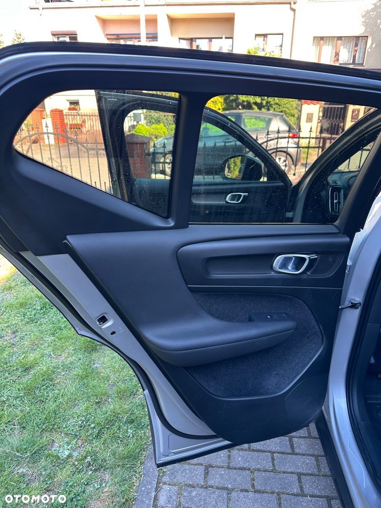 Volvo XC 40 D4 AWD R-Design - 18