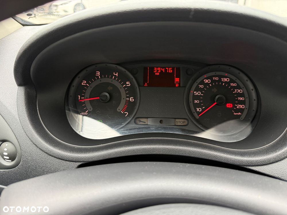 Renault Clio 1.4 16V Privilege - 9