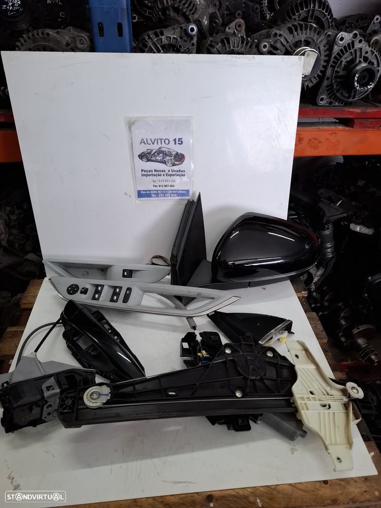 Paeugeot 3008 - Peugeot 5008  de 2023 - elevador - comando das portas - fechaduras - 3