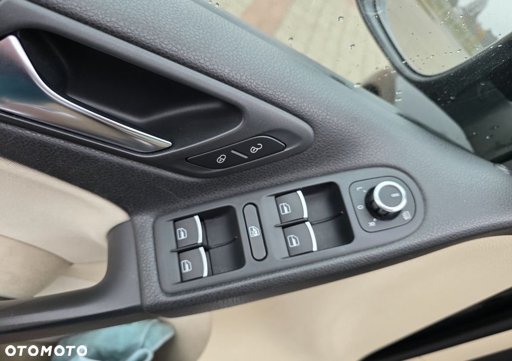 Volkswagen Golf 1.4 TSI Highline DSG - 2