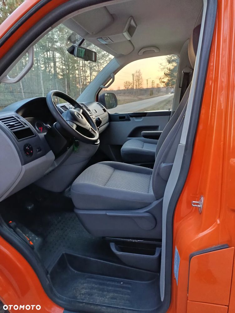 Volkswagen Transporter - 9