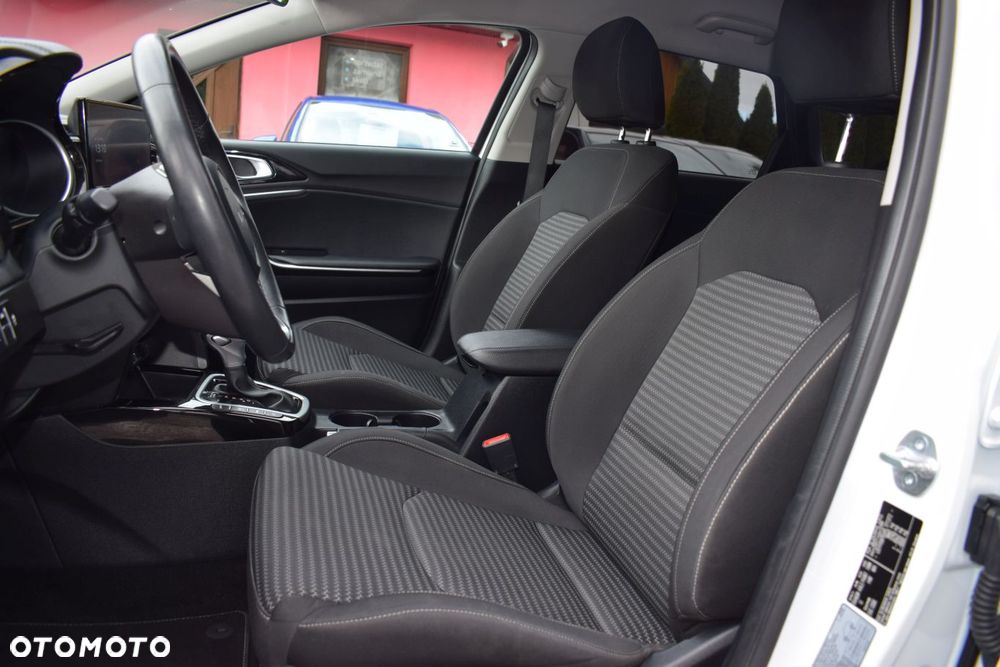 Kia Ceed - 9