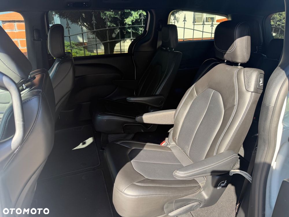 Chrysler Pacifica - 19