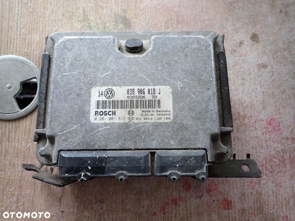 VW KOMPUTER STEROWNIK SILNIKA 038906018J - 1