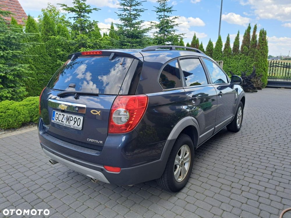 Chevrolet Captiva 2.4 LS 5os - 4