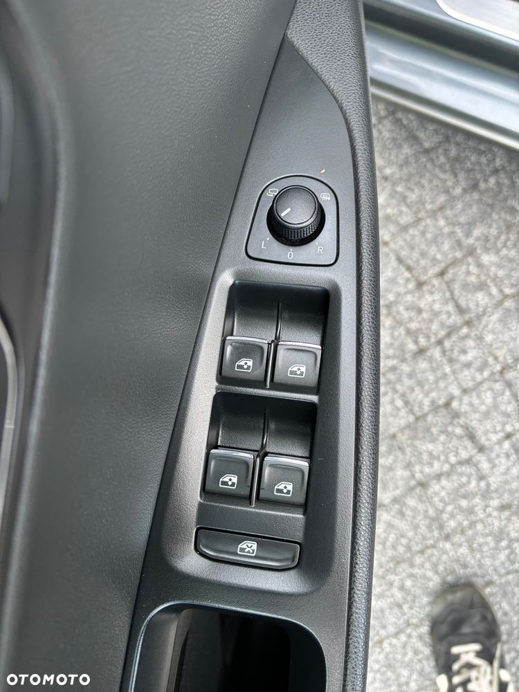 Seat Leon 2.0 TDI DPF Start&Stop DSG XCELLENCE - 33