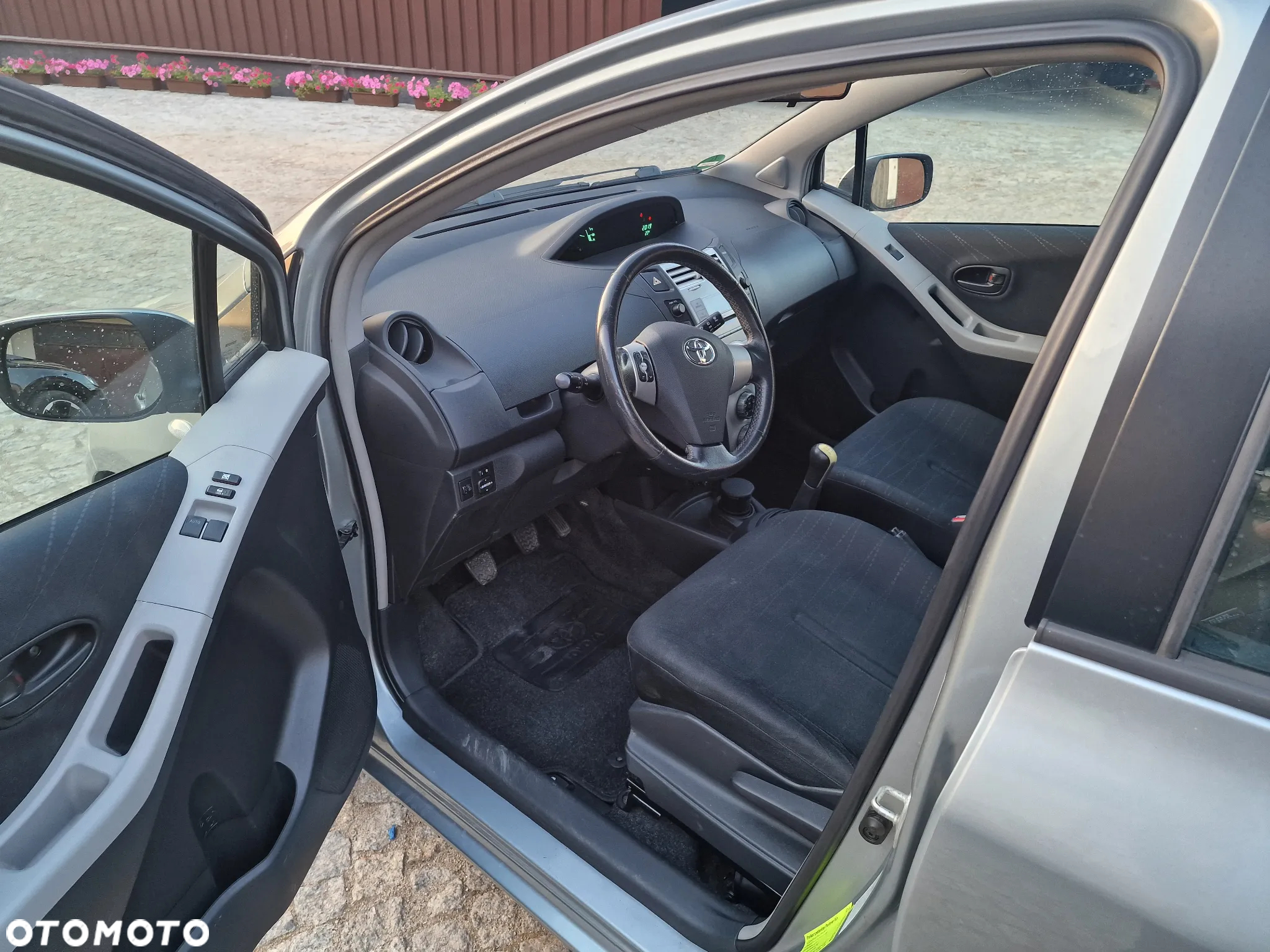 Toyota Yaris 1.3 VVT-i Executive - 10