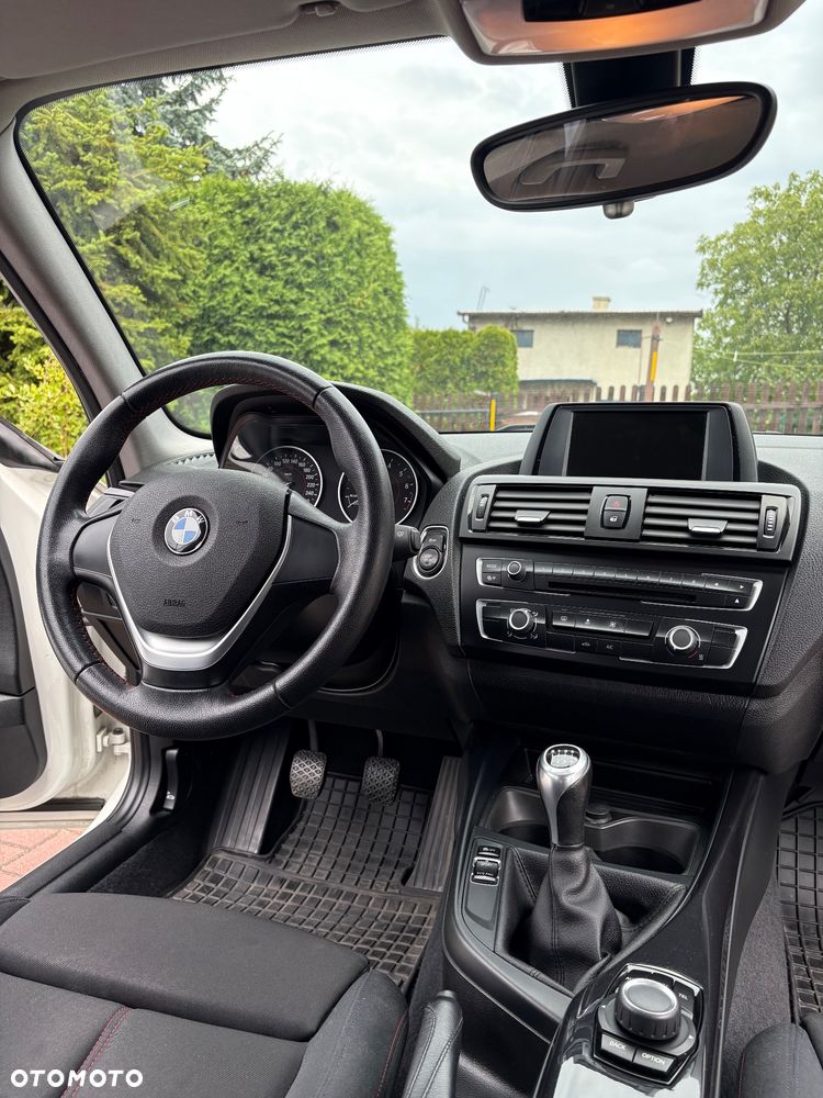 BMW Seria 1 114i - 12