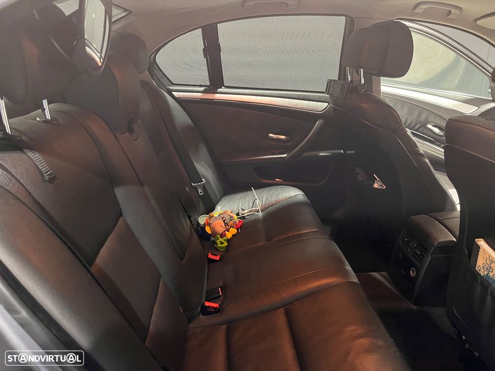 BMW 520 d Executive - 13