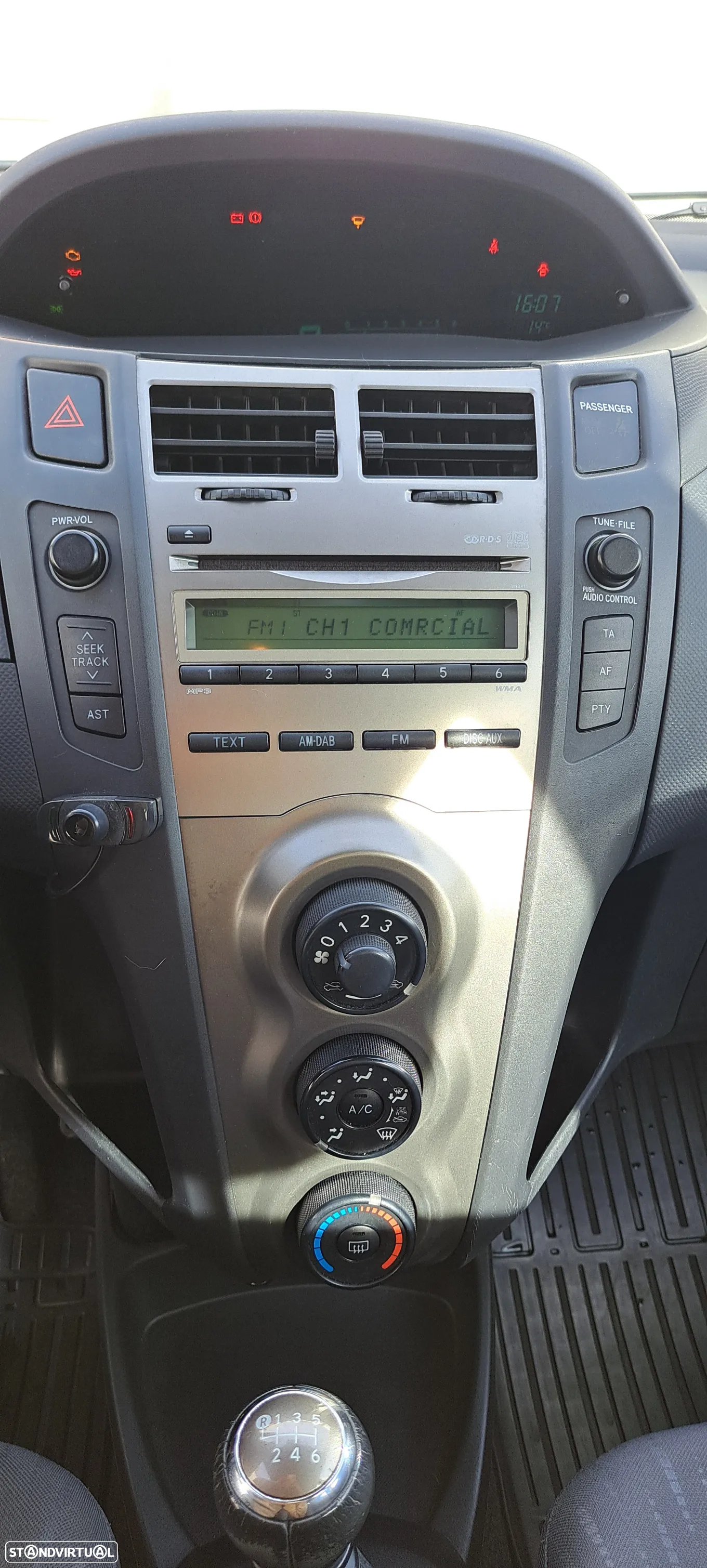Toyota Yaris 1.4 D-4D AC Manual - 37