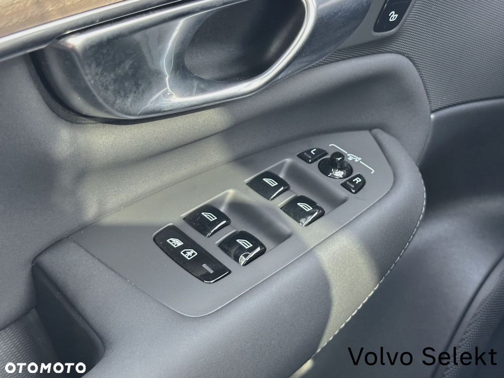 Volvo XC 90 - 35