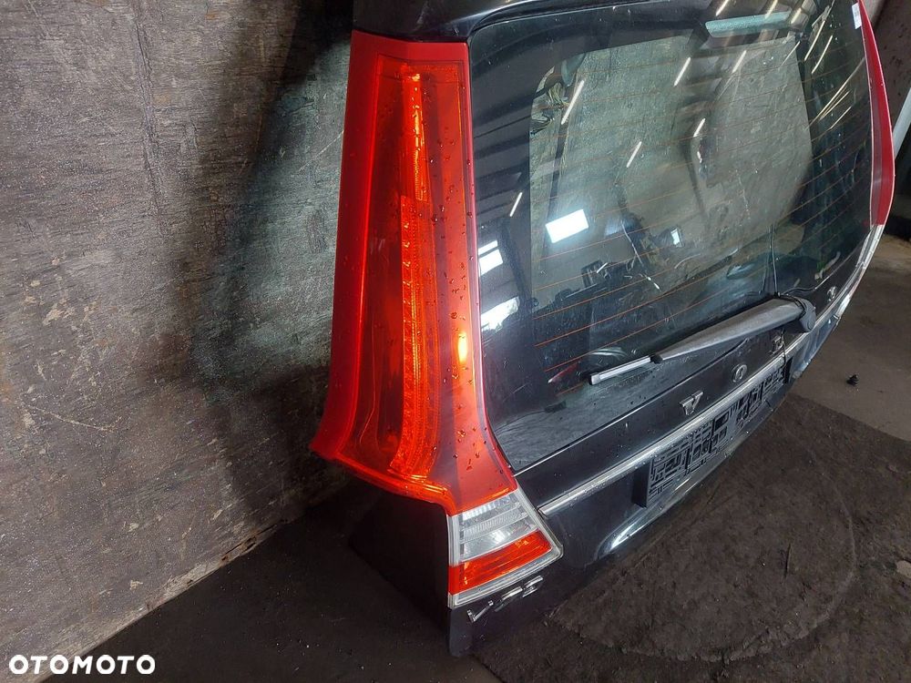 KOMPLETNY TYŁ VOLVO V70 III LIFT 019-26 KLAPA ELEKTRYCZNA ZDERZAK TYŁ LAMPY - 5