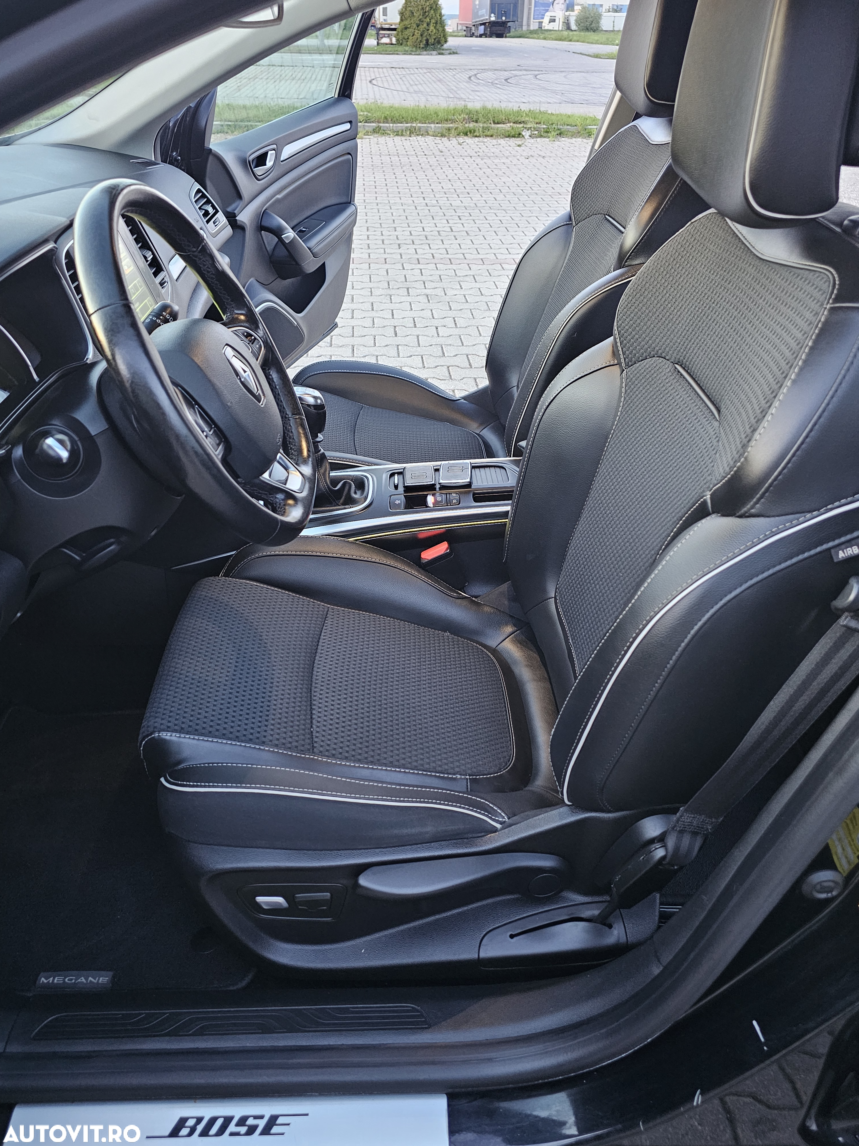 Renault Megane ENERGY dCi 130 BOSE EDITION - 19