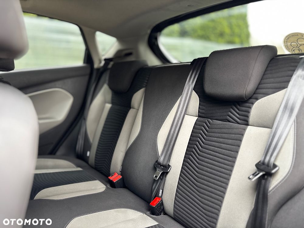 Ford Fiesta 1.0 EcoBoost Titanium - 25