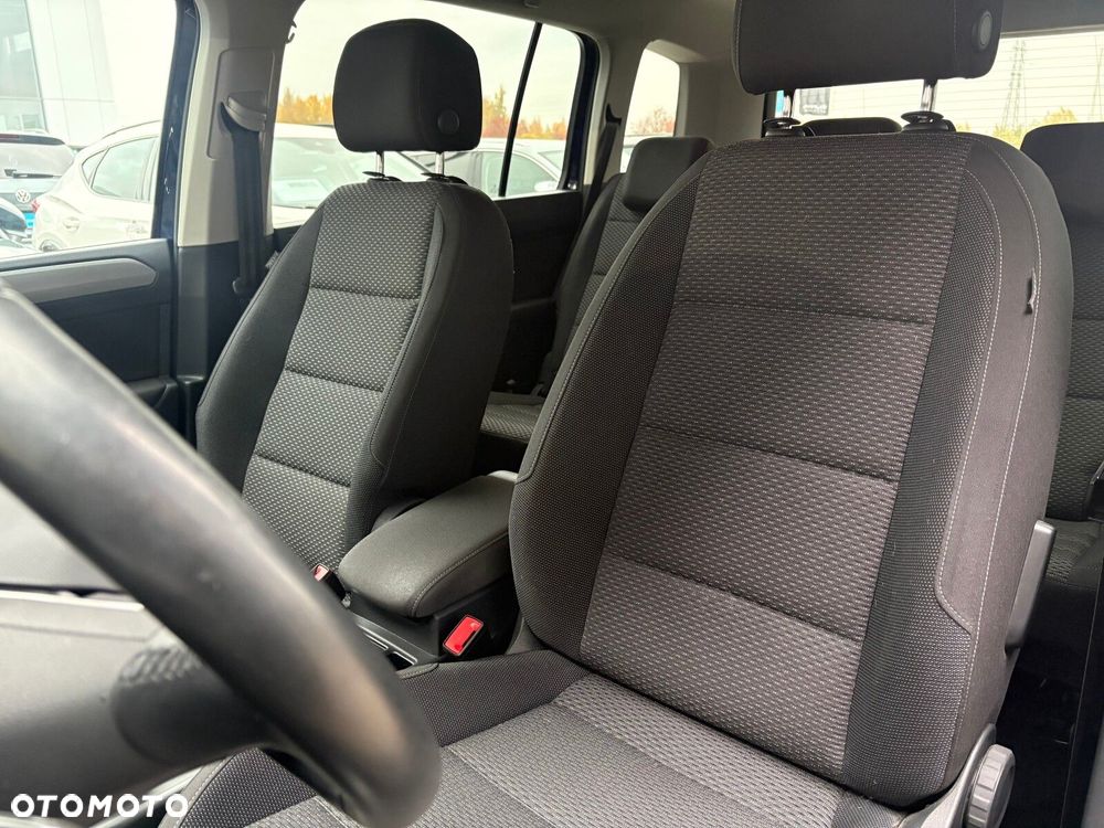 Volkswagen Touran - 13