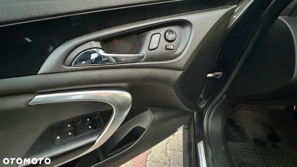 Opel Insignia 1.6 T Cosmo EU6 - 17