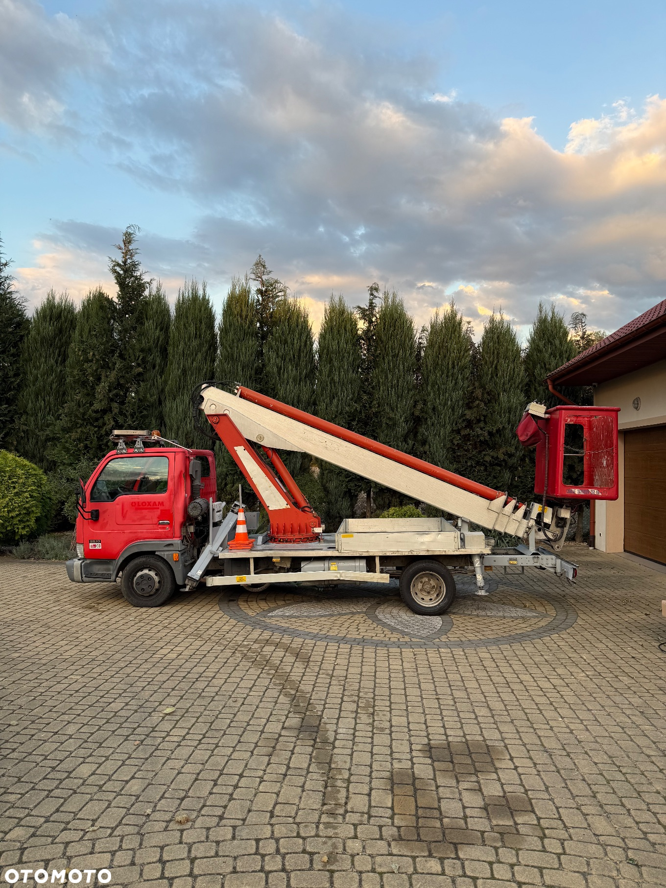 Nissan Cabstar Multitel EC20 - 14