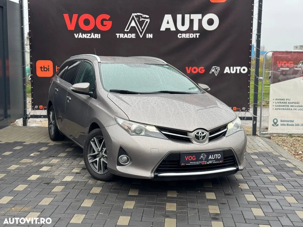 Toyota Auris 1.4 D-4D Touring Sports Comfort - 2