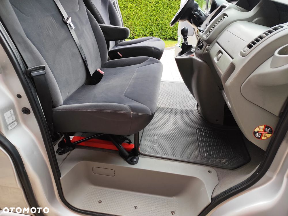 Renault Trafic Grand Passenger Black Edition - 19