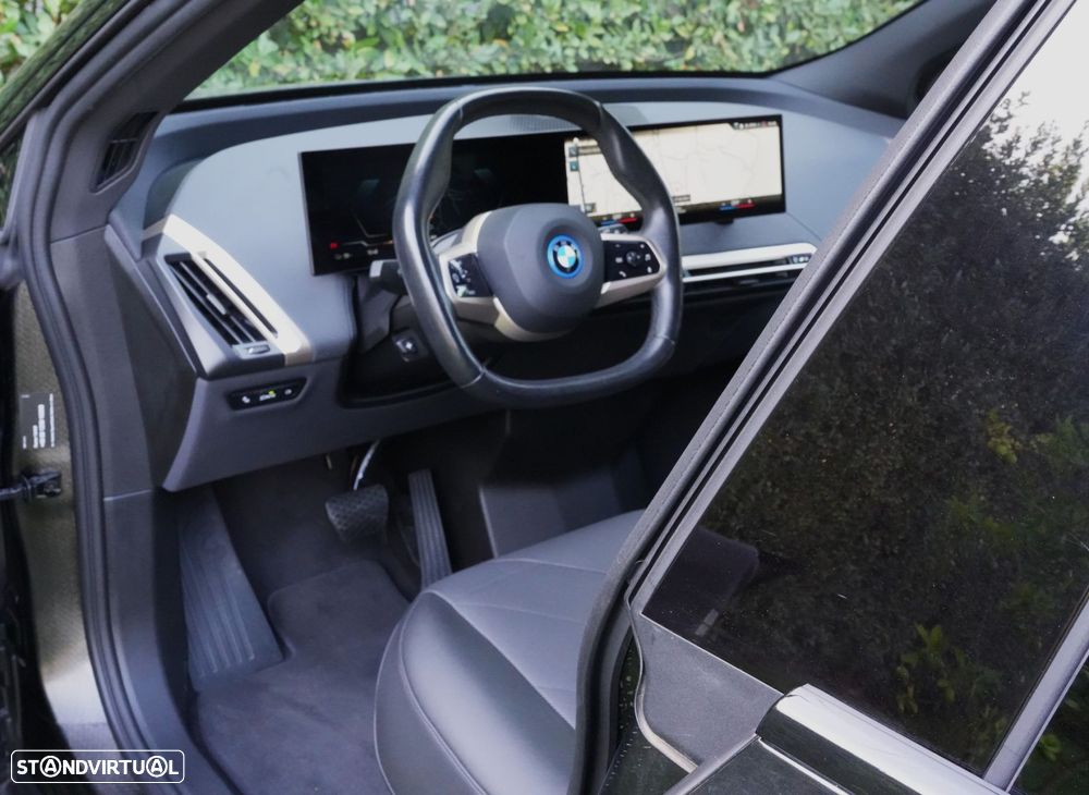 BMW iX xDrive 40 Pack Desportivo - 36