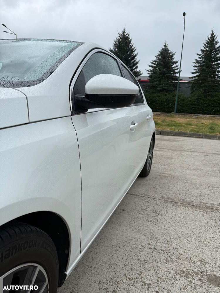 Peugeot 308 1.2 L PureTech Turbo S&S Allure - 6