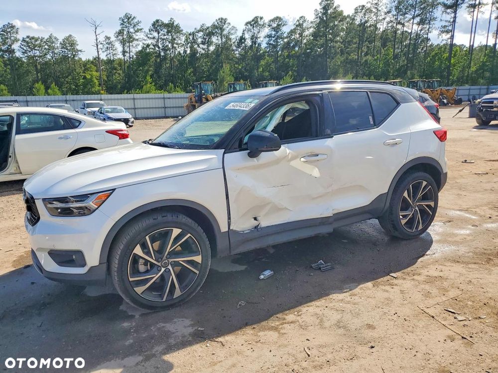 Volvo XC 40 T5 AWD R-Design - 4