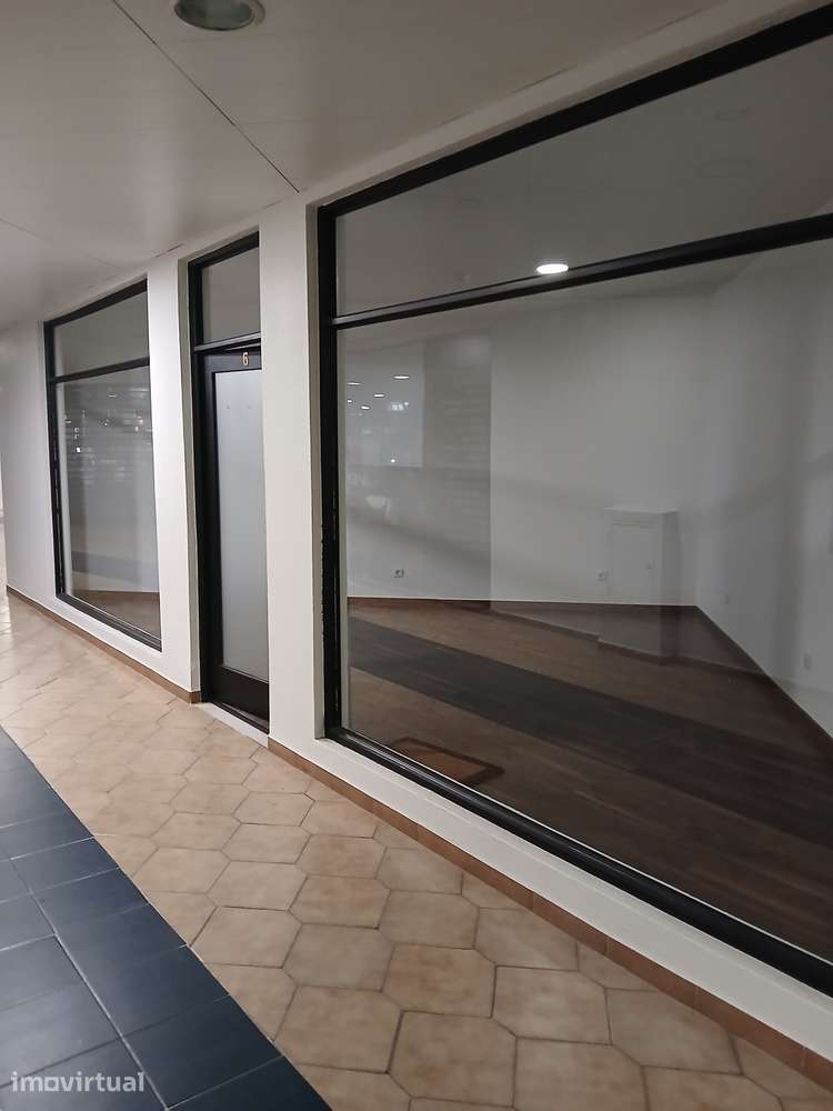 Imóvel Comercial no Centro de Lourinhã - Grande imagem: 3/9
