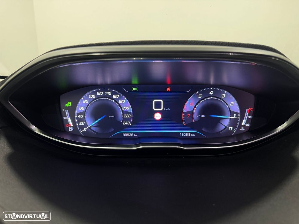 Peugeot 3008 1.2 PureTech Allure EAT8 - 31