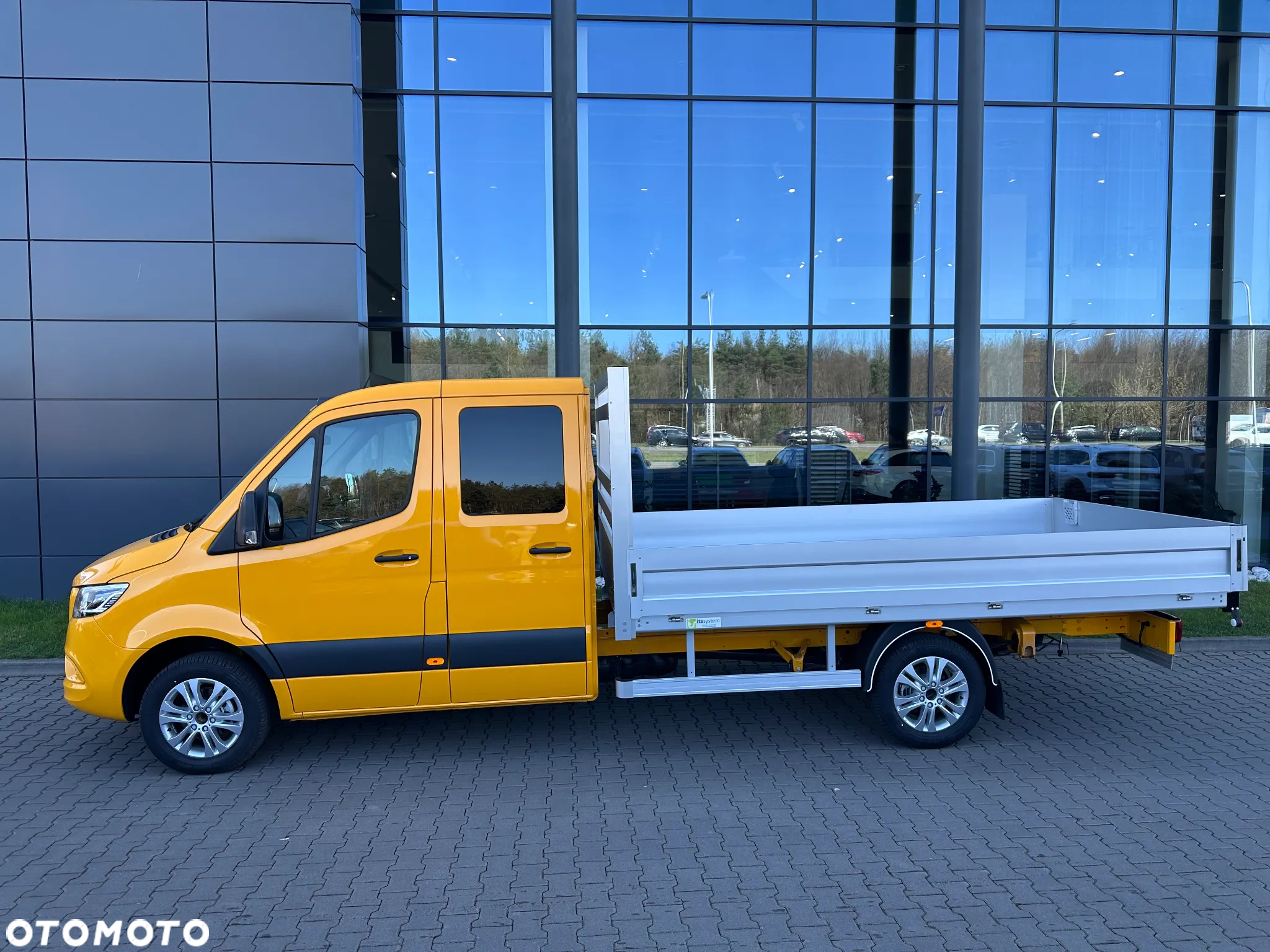 Mercedes-Benz Sprinter - 4