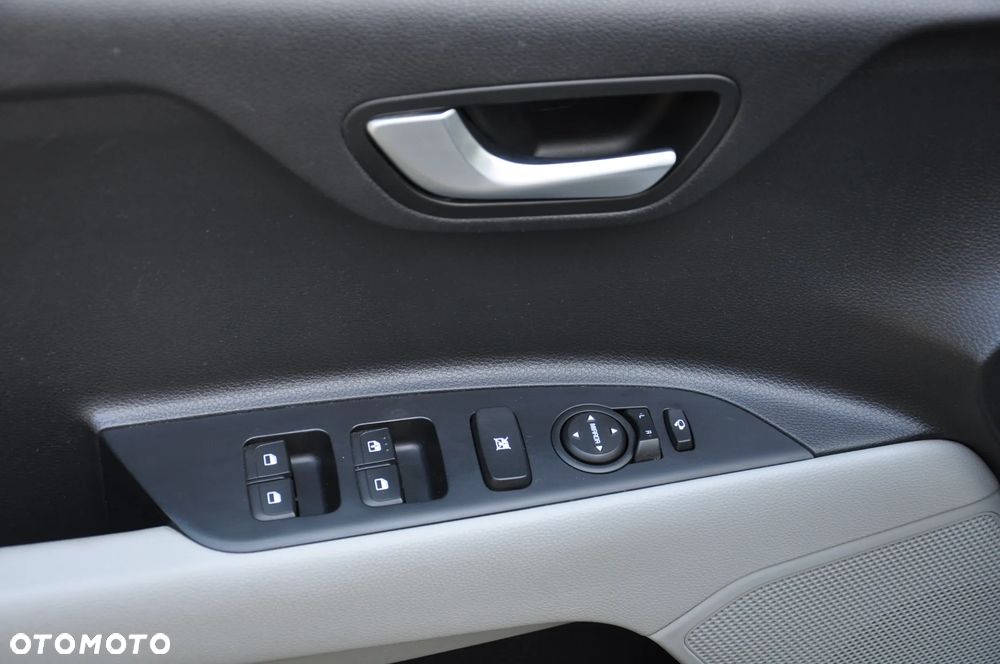 Kia Stonic 1.4 L - 12