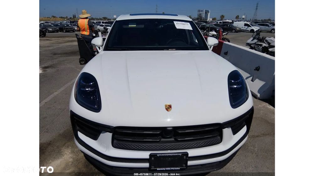 Porsche Macan T - 2