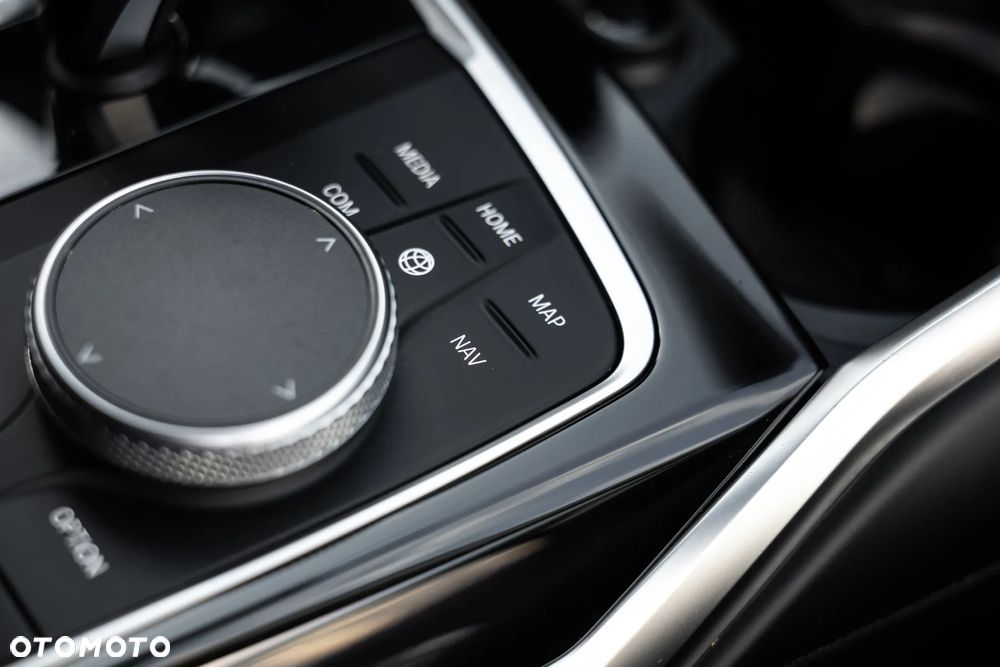 BMW Seria 3 320d xDrive Sport Line - 34