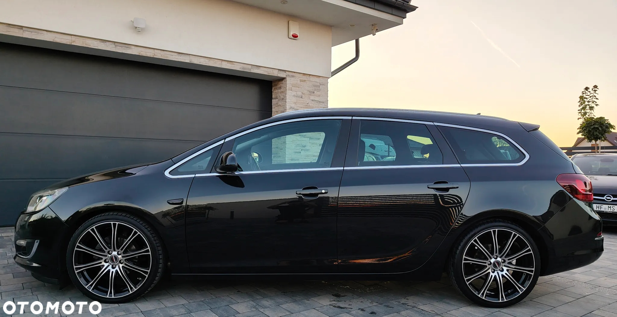Opel Astra 1.4 Turbo Exklusiv - 4