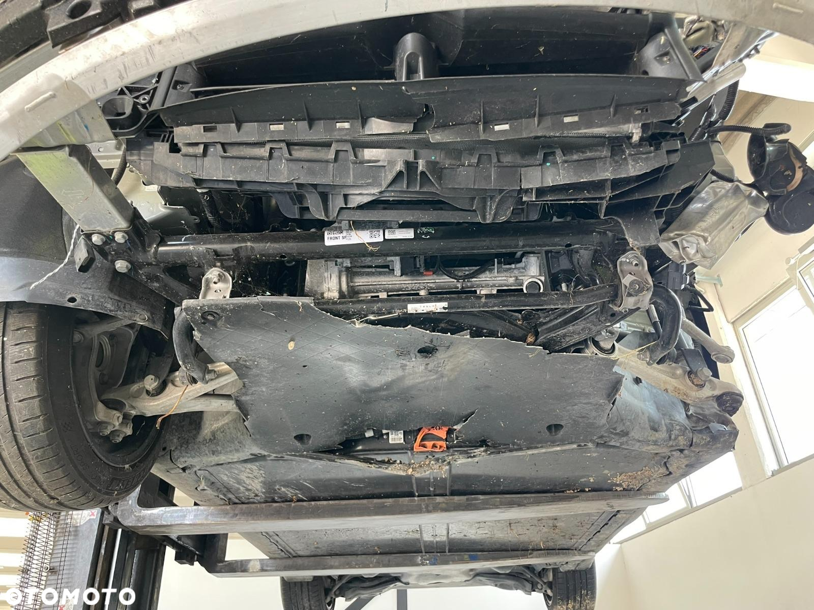 Tesla Model 3 Standard Reichweite Plus Hinterradantrieb - 25