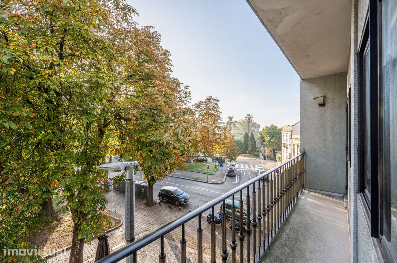 Apartamento T4 com 3 frentes na Av. Rodrigues de Freitas|Bonfim, Porto - Grande imagem: 3/26