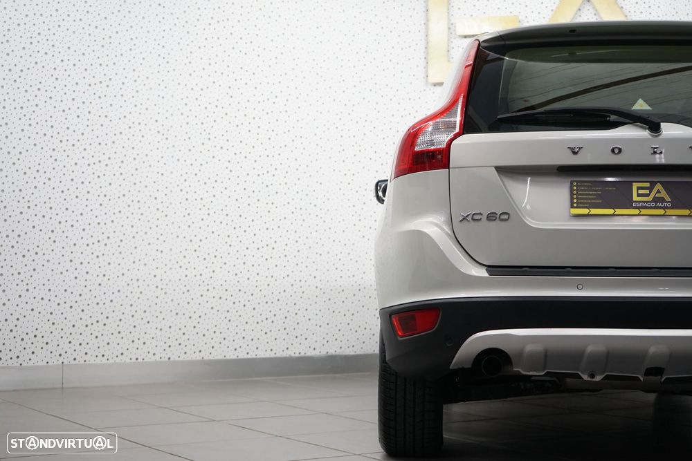 Volvo XC 60 2.0 D3 Summum Geartronic - 38